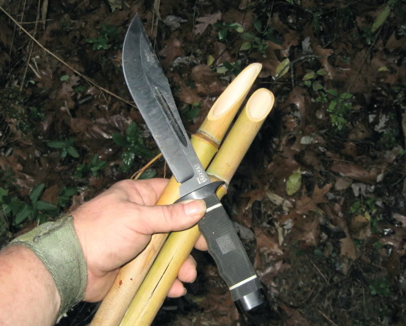 SOG Creed slicing bamboo stick (Photo:"mistwalker" - bladeforums)