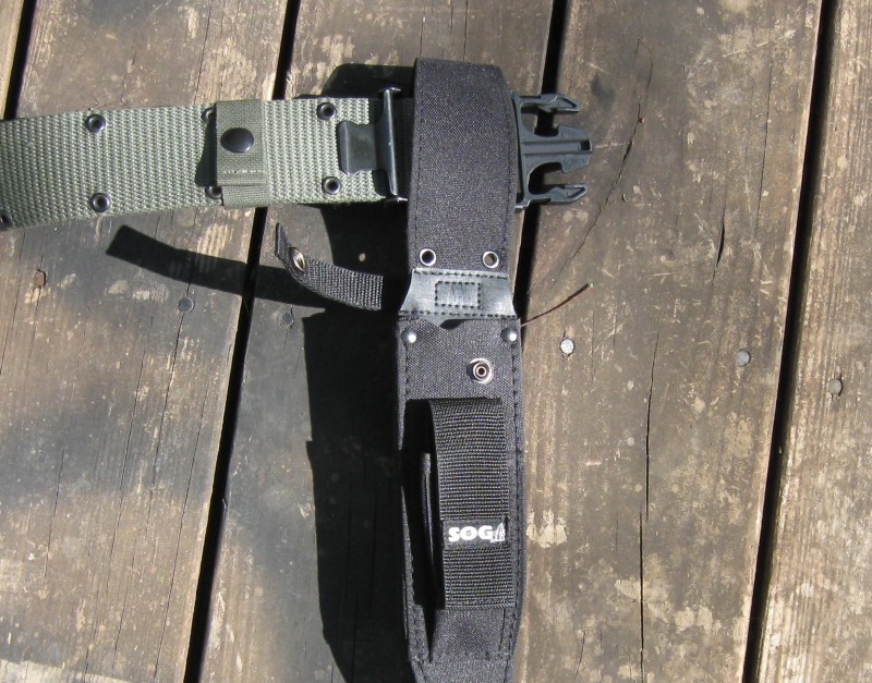 SOG Tigershark Elite sheath on belt (Photo: "mistwalker" - bladeforums)
